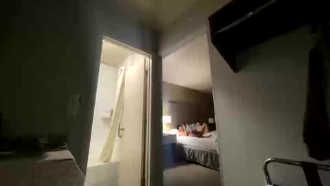 Tres Leches online show from 03-04-26, 03:01