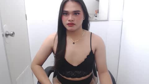 Snapshot of ts_lovelicious chatting on 10-14-25, 03:40 ts_lovelicious online show from 10-14-25, 03:40