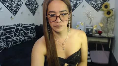 Snapshot of tsakesha chatting on 03-01-25, 01:18 akesha online show from 03-01-25, 01:18