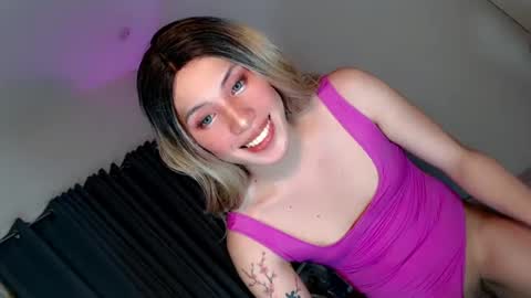 Snapshot of tsgirl_julian69 chatting on 07-15-26, 08:14 Julian online show from 07-15-26, 08:14