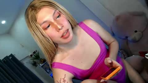 Snapshot of tsgirl_julian69 chatting on 07-28-26, 12:48 Julian online show from 07-28-26, 12:48