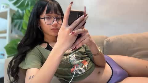 Snapshot of tskendall_collins chatting on 09-10-25, 08:42 kendall online show from 09-10-25, 08:42