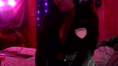 Snapshot of tsnitra chatting on 10-25-25, 08:58 TsNitra online show from 10-25-25, 08:58