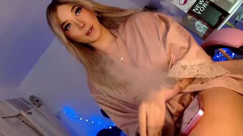 Snapshot of tssluttycutie chatting on 02-07-25, 08:55 MARIA online show from 02-07-25, 08:55