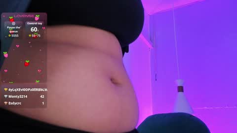 Snapshot of tsuki_maru chatting on 05-18-26, 04:07 Maru online show from 05-18-26, 04:07