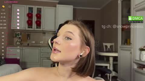 Snapshot of tsukuemi_no_mikoto chatting on 02-13-25, 02:56 Sonya on vacation until online show from 02-13-25, 02:56