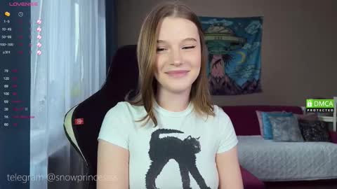 Snapshot of tsukuemi_no_mikoto chatting on 09-16-25, 03:29 Sonya on vacation until online show from 09-16-25, 03:29