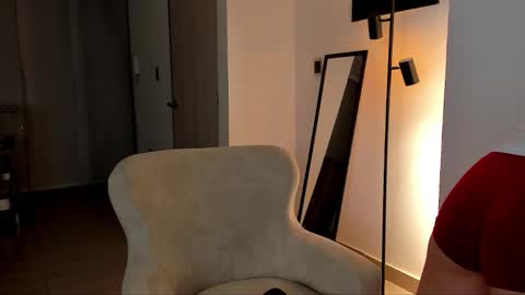 Snapshot of tsukys_spell chatting on 11-29-25, 01:41 Tsuky online show from 11-29-25, 01:41