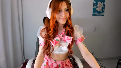 Snapshot of tu_dulcetentacion_ chatting on 11-08-25, 03:50 ANGELICA online show from 11-08-25, 03:50