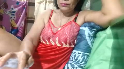 Snapshot of tuchmegently chatting on 05-05-26, 09:45 Mae online show from 05-05-26, 09:45