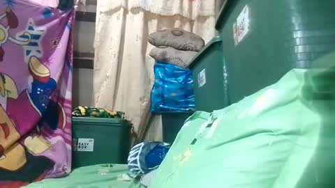 Snapshot of tuchmegently chatting on 05-18-26, 09:53 Mae online show from 05-18-26, 09:53