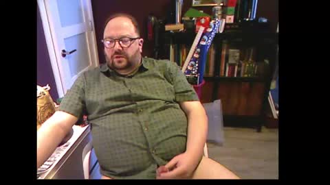 Snapshot of tuckwell chatting on 12-16-25, 03:39 tuckwell online show from 12-16-25, 03:39