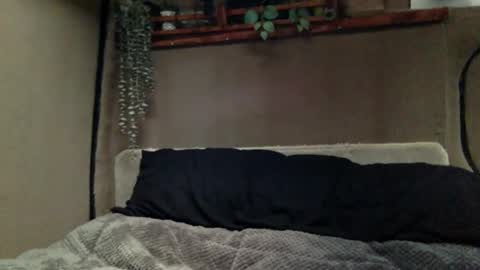 Tuhands online show from 12-21-24, 02:58