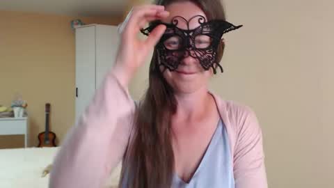 Snapshot of tukutie chatting on 06-24-26, 04:17 Milli online show from 06-24-26, 04:17