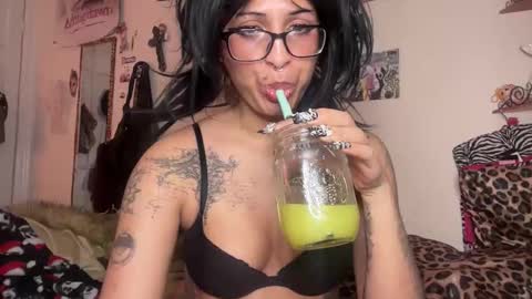 Snapshot of turntpixie chatting on 01-18-26, 05:11 turntpixie online show from 01-18-26, 05:11