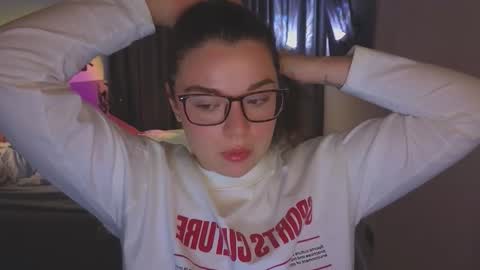 Ariana online show from 11-23-25, 09:14