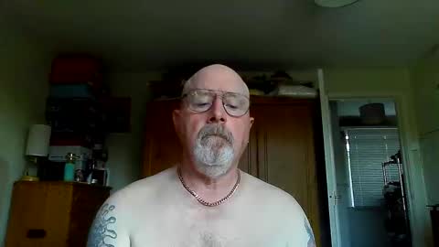 Snapshot of twatcockandballs chatting on 05-26-26, 06:31 twatcockandballs online show from 05-26-26, 06:31