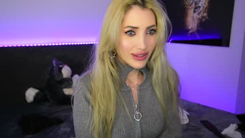 MayCarrey online show from 12-24-24, 06:22