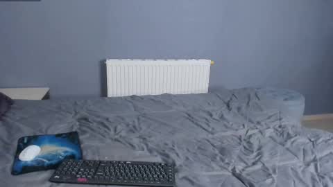 Angus online show from 11-28-25, 07:05