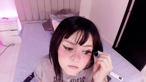 Snapshot of twiggy_sw chatting on 07-15-26, 03:01 Twiggy online show from 07-15-26, 03:01