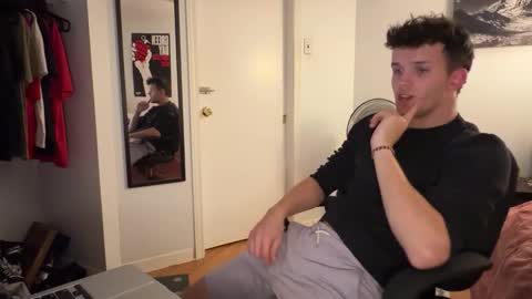 Snapshot of twink2048 chatting on 12-18-25, 02:39 twink2048 online show from 12-18-25, 02:39