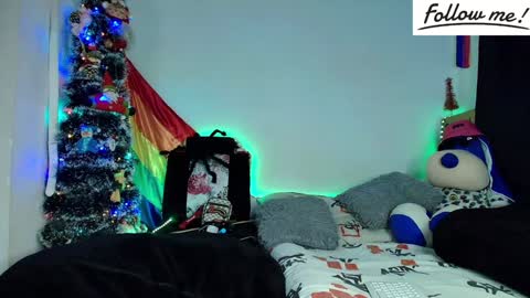 Snapshot of twink_sebas_ chatting on 12-16-24, 06:10 Bad boy sebastian online show from 12-16-24, 06:10