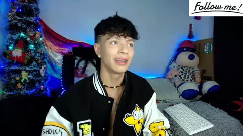 Snapshot of twink_sebas_ chatting on 12-17-24, 04:45 Bad boy sebastian online show from 12-17-24, 04:45