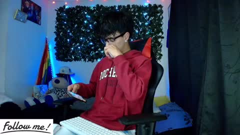 Snapshot of twink_sebas_ chatting on 01-11-25, 04:38 Bad boy sebastian online show from 01-11-25, 04:38