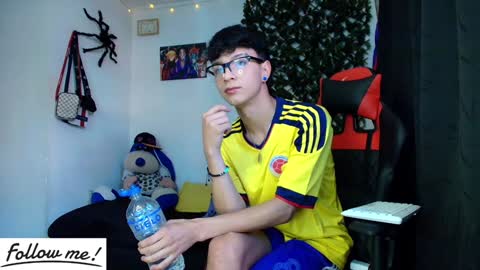 Snapshot of twink_sebas_ chatting on 01-22-25, 06:41 Bad boy sebastian online show from 01-22-25, 06:41