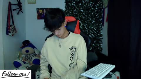 Snapshot of twink_sebas_ chatting on 01-29-25, 04:47 Bad boy sebastian online show from 01-29-25, 04:47