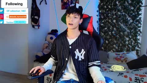 Snapshot of twink_sebas_ chatting on 03-08-25, 08:14 Bad boy sebastian online show from 03-08-25, 08:14