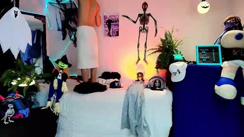 Snapshot of twink_sebas_ chatting on 10-26-25, 02:06 Bad boy sebastian online show from 10-26-25, 02:06