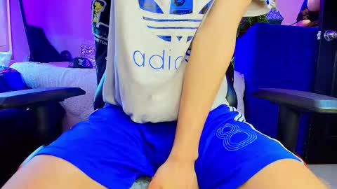 Snapshot of twink_sebas_ chatting on 11-11-25, 09:59 Bad boy sebastian online show from 11-11-25, 09:59