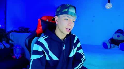 Snapshot of twink_sebas_ chatting on 11-18-25, 03:23 Bad boy sebastian online show from 11-18-25, 03:23