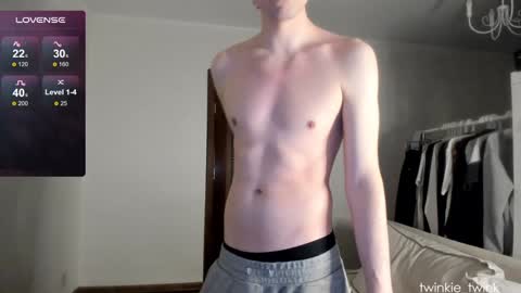 Snapshot of twinkie_twink chatting on 01-23-25, 02:33 Andy online show from 01-23-25, 02:33