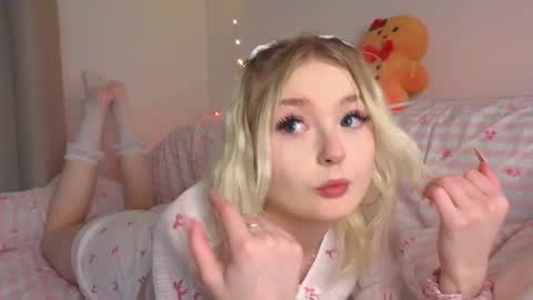 twinklefluff online show from 02-07-26, 04:11