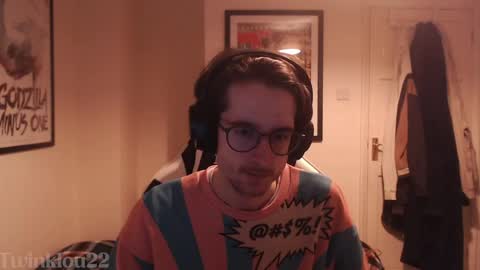 Snapshot of twinklou22 chatting on 04-10-26, 10:58 Lou online show from 04-10-26, 10:58