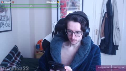 Snapshot of twinklou22 chatting on 04-13-26, 05:07 Lou online show from 04-13-26, 05:07