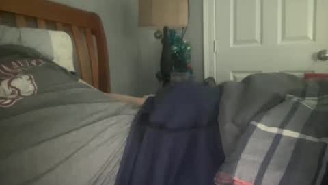 Snapshot of twinkmikexxx12 chatting on 02-08-26, 03:15 mike online show from 02-08-26, 03:15