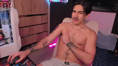 Snapshot of twinkpartyuncut chatting on 01-12-25, 02:14 MASTER GERRY online show from 01-12-25, 02:14