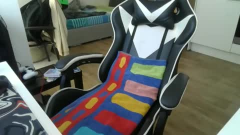 omo online show from 03-26-26, 12:00