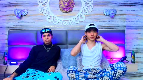 twinslovers_ online show from 09-16-25, 07:59