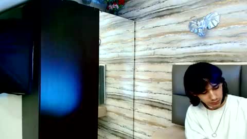 twinslovers_ online show from 11-17-25, 01:44