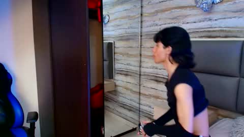 twinslovers_ online show from 11-21-25, 03:38