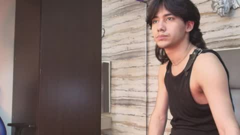 Snapshot of twinslovers_ chatting on 05-12-26, 03:58 twinslovers_ online show from 05-12-26, 03:58