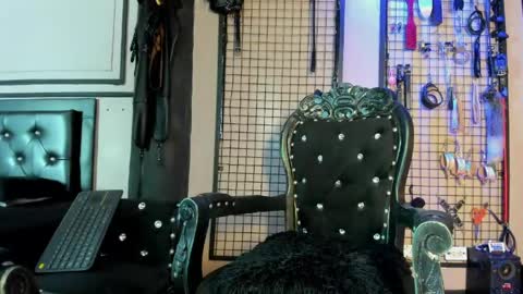 Clio  Tadeo online show from 05-18-26, 02:51