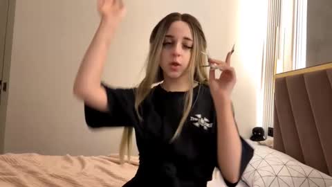 twivi online show from 10-31-25, 05:14