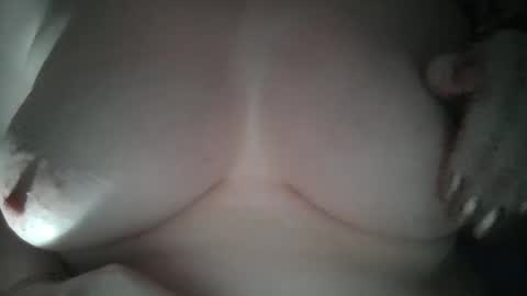 Snapshot of twixie33 chatting on 01-29-25, 02:09 twixie33 online show from 01-29-25, 02:09