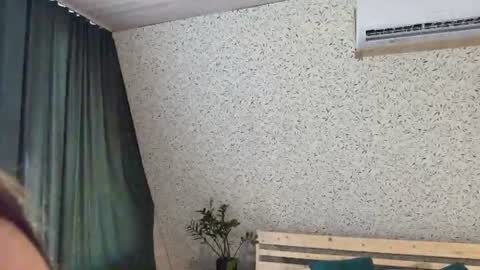 Snapshot of twixsex chatting on 06-19-26, 02:05 Guys Help us get more thumbs up. Show your love its important to us online show from 06-19-26, 02:05