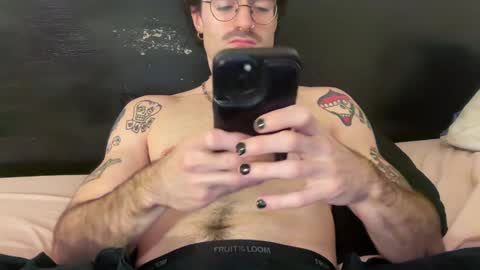 Snapshot of twunkymikey chatting on 01-08-25, 02:25 twunkymikey online show from 01-08-25, 02:25